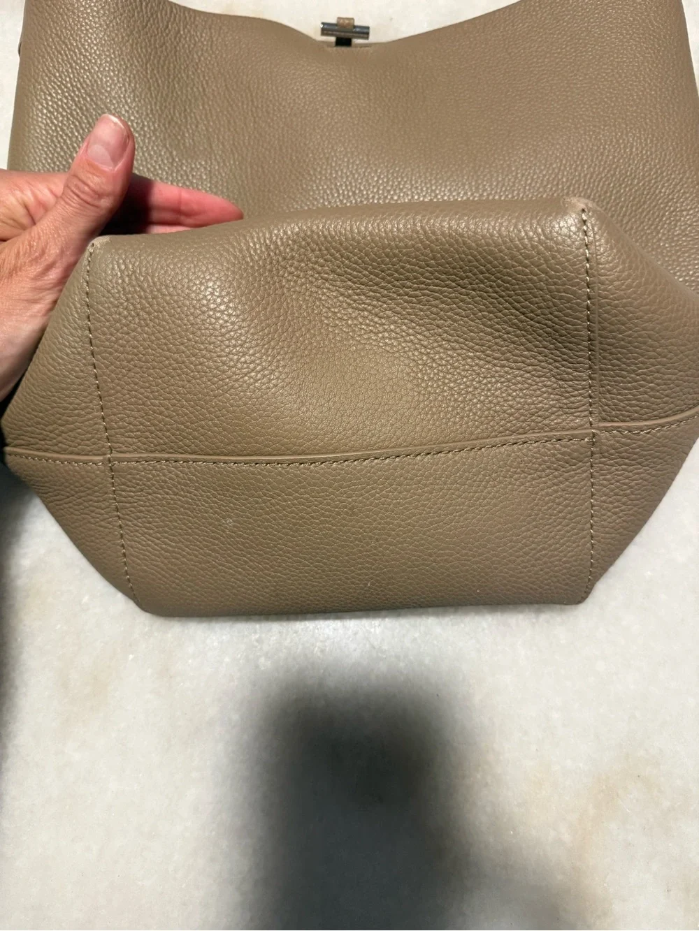 Quince Italian Leather Soft Bucket Shoulder Bag - Picture 6 of 7